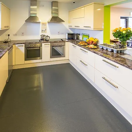 بيت شباب Croagh Patrick *